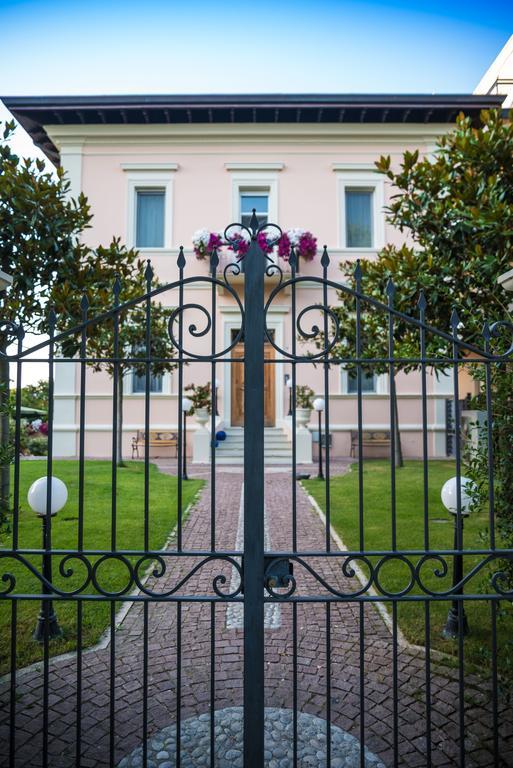 Villa Fiorita Cattolica Dış mekan fotoğraf