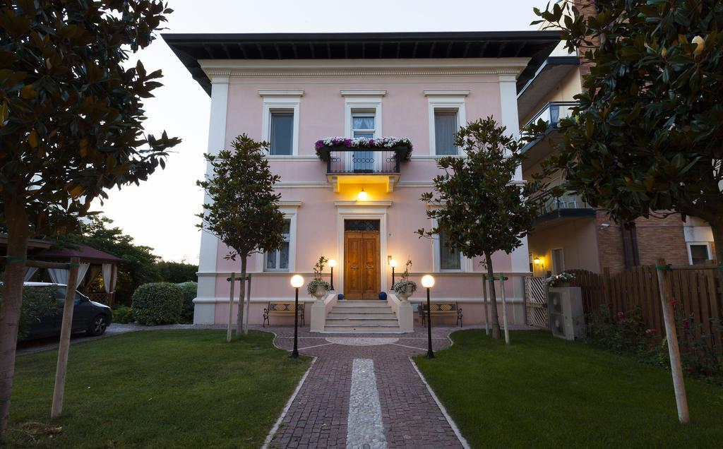 Villa Fiorita Cattolica Dış mekan fotoğraf